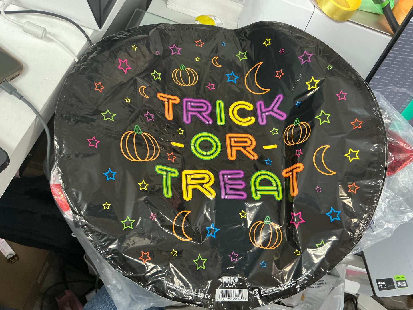 Trick Or Treat Globe Balloons 18"